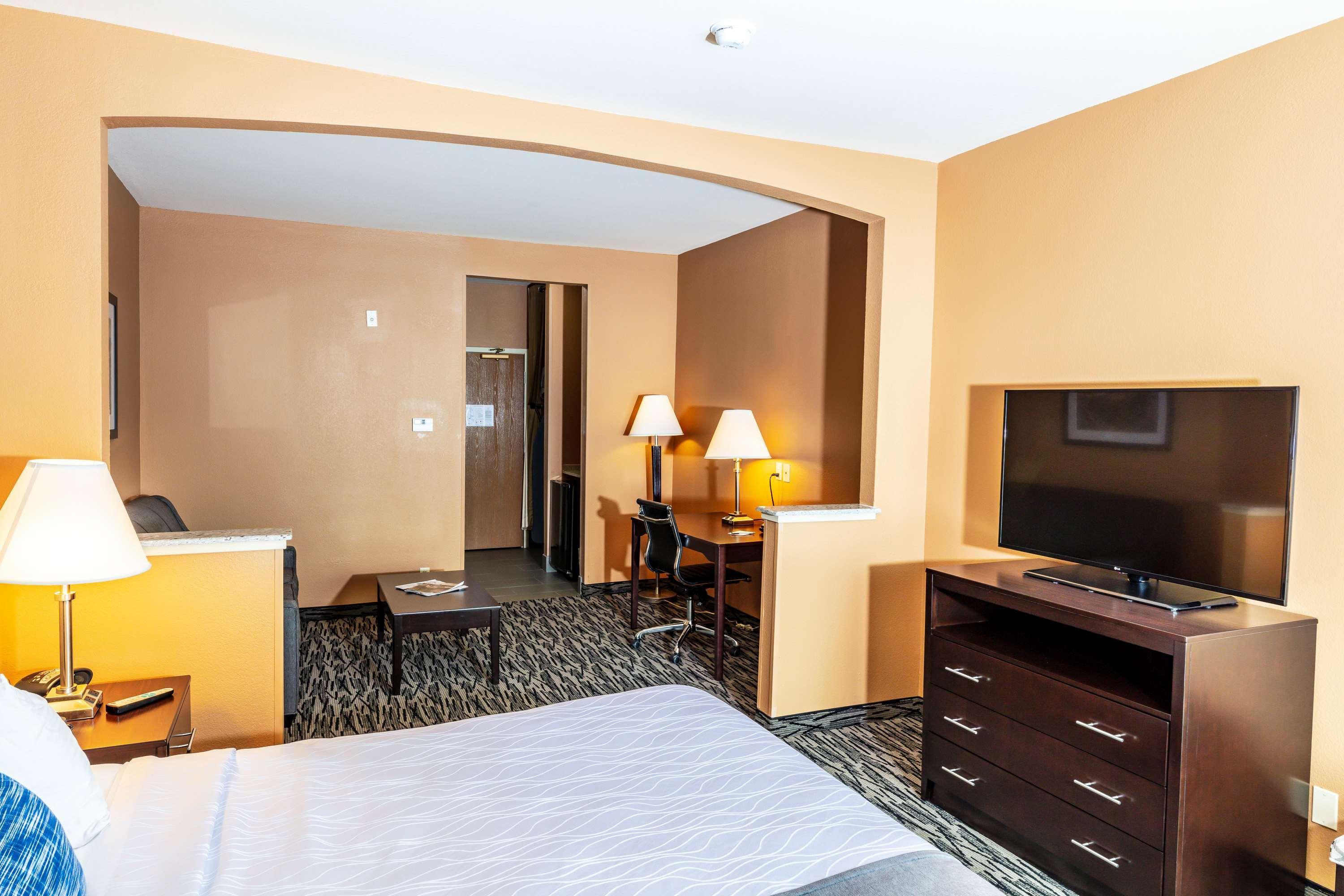 Best Western Plus Denton Inn & Suites Εξωτερικό φωτογραφία