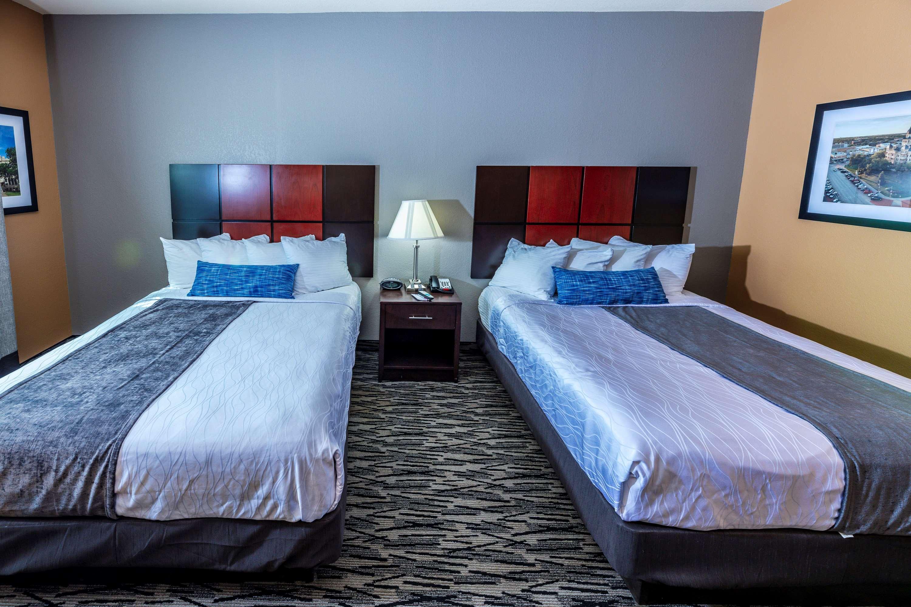 Best Western Plus Denton Inn & Suites Εξωτερικό φωτογραφία