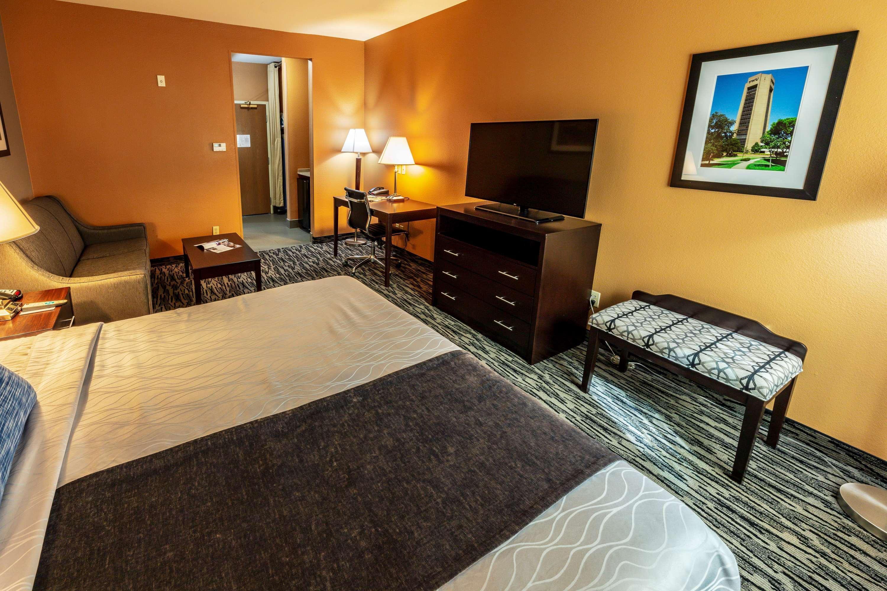 Best Western Plus Denton Inn & Suites Εξωτερικό φωτογραφία