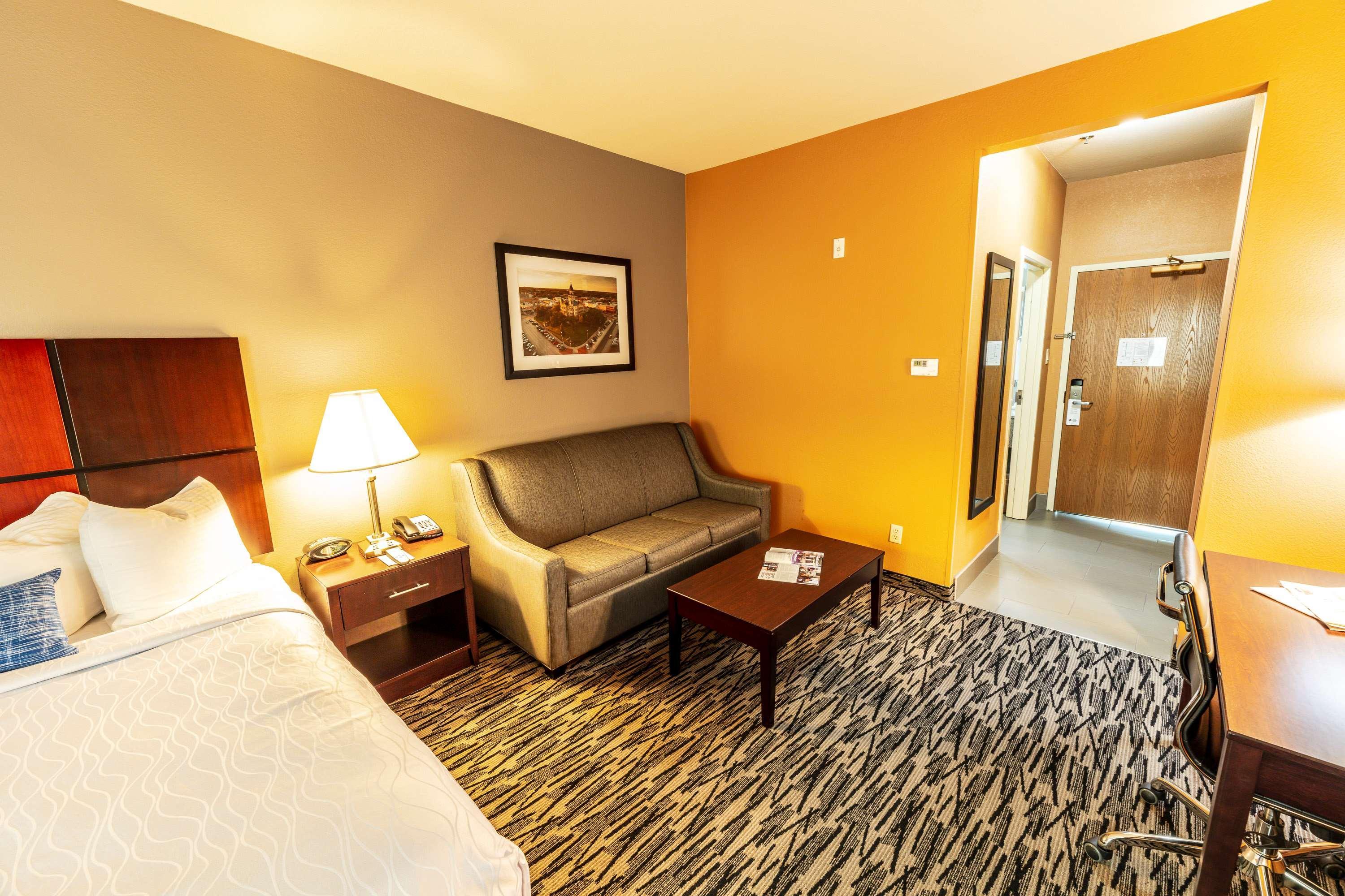 Best Western Plus Denton Inn & Suites Εξωτερικό φωτογραφία