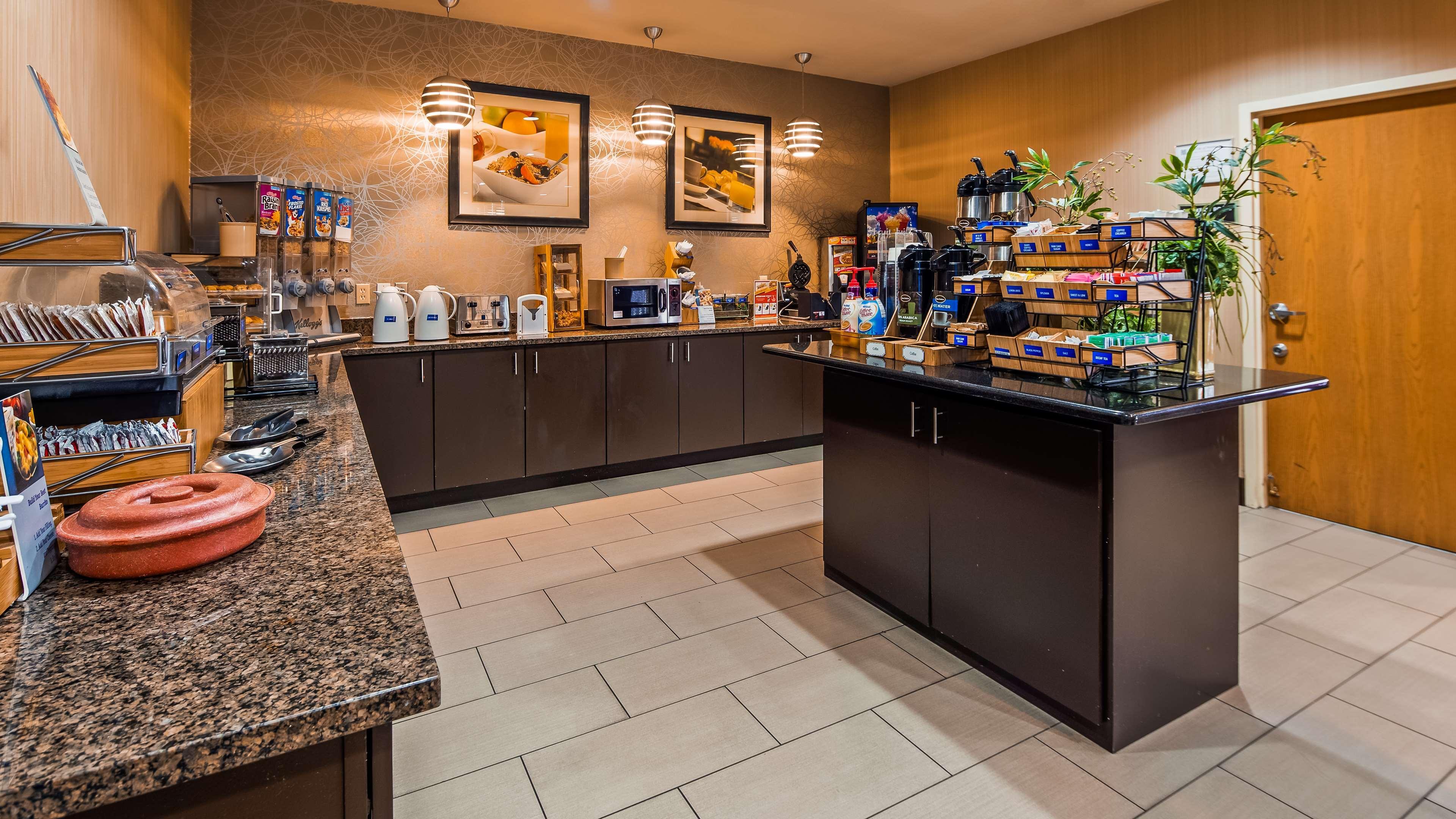 Best Western Plus Denton Inn & Suites Εξωτερικό φωτογραφία