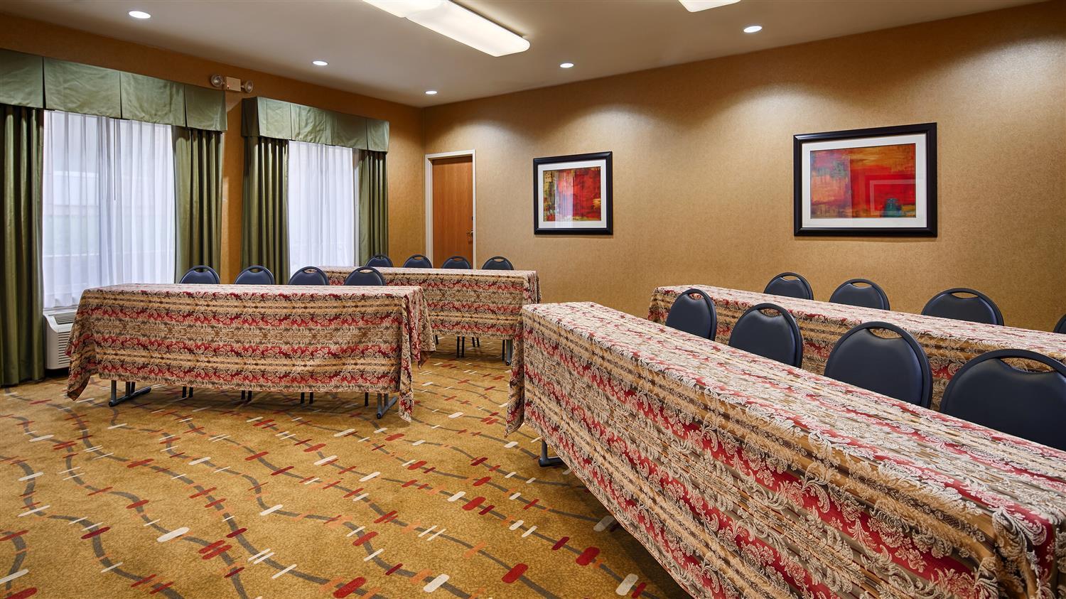 Best Western Plus Denton Inn & Suites Εξωτερικό φωτογραφία
