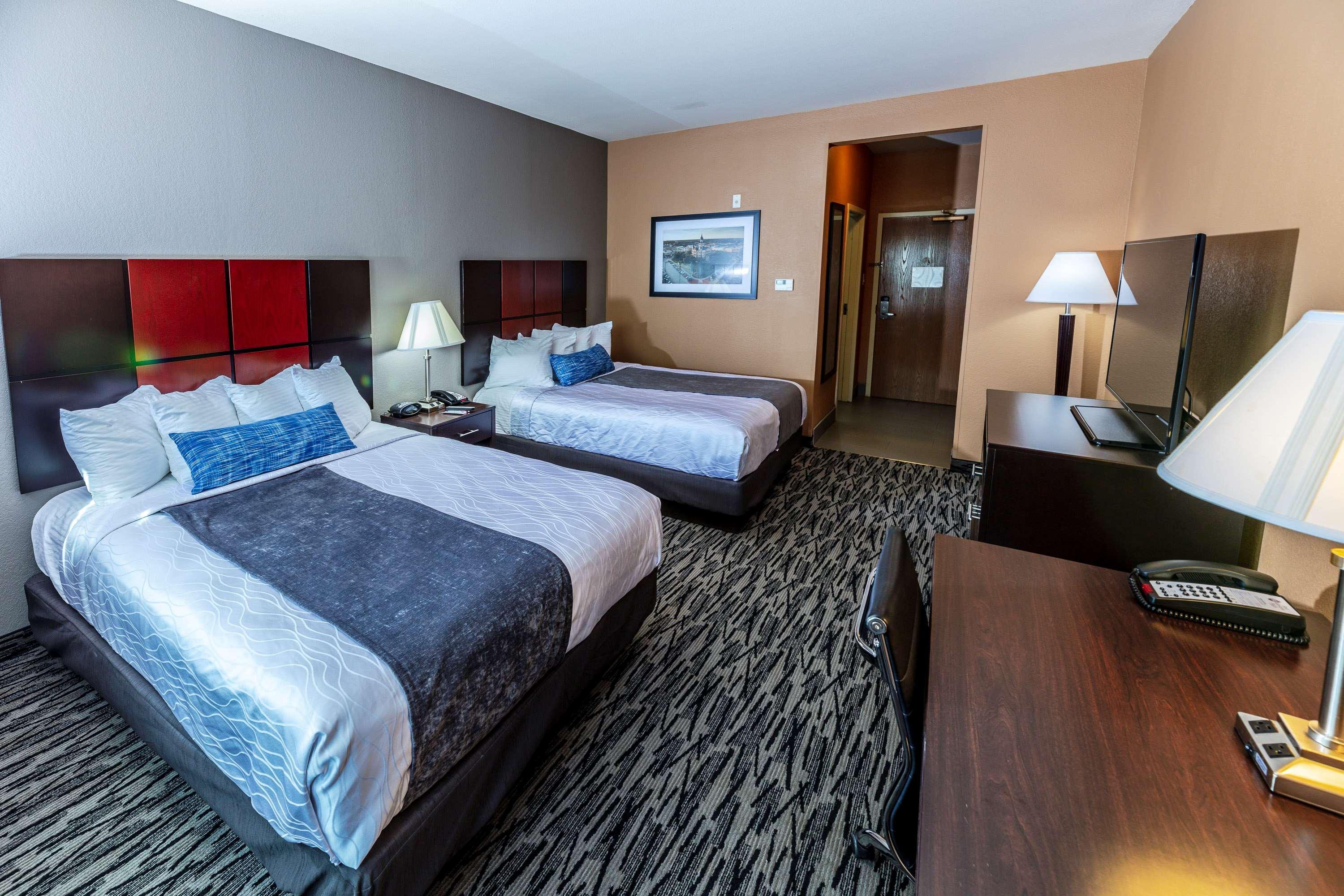 Best Western Plus Denton Inn & Suites Εξωτερικό φωτογραφία