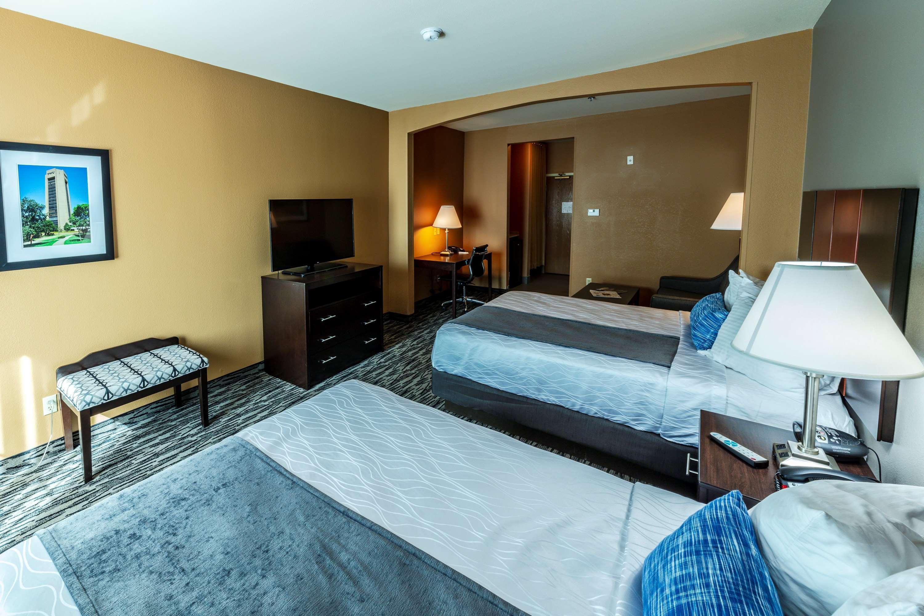 Best Western Plus Denton Inn & Suites Εξωτερικό φωτογραφία