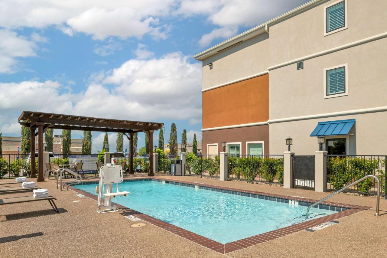 Best Western Plus Denton Inn & Suites Εξωτερικό φωτογραφία
